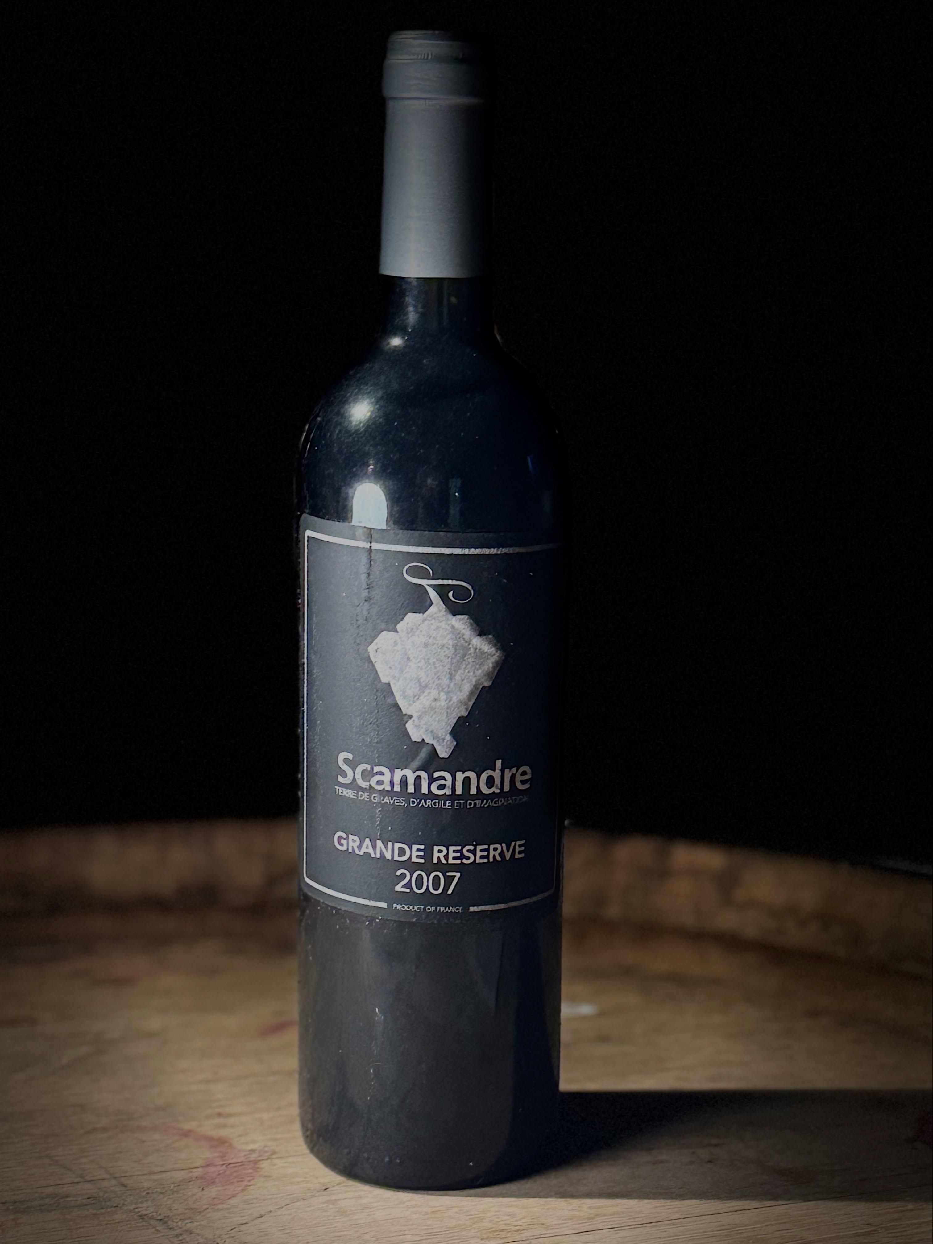 J33 : grosse journée de vendange (🥵) et à la cave avec presse de nos Carignans. Ce cépage a été délaissé car malmené et sur exploité. Avec des vieilles vignes et à petit rendement c’est un cépage mag
