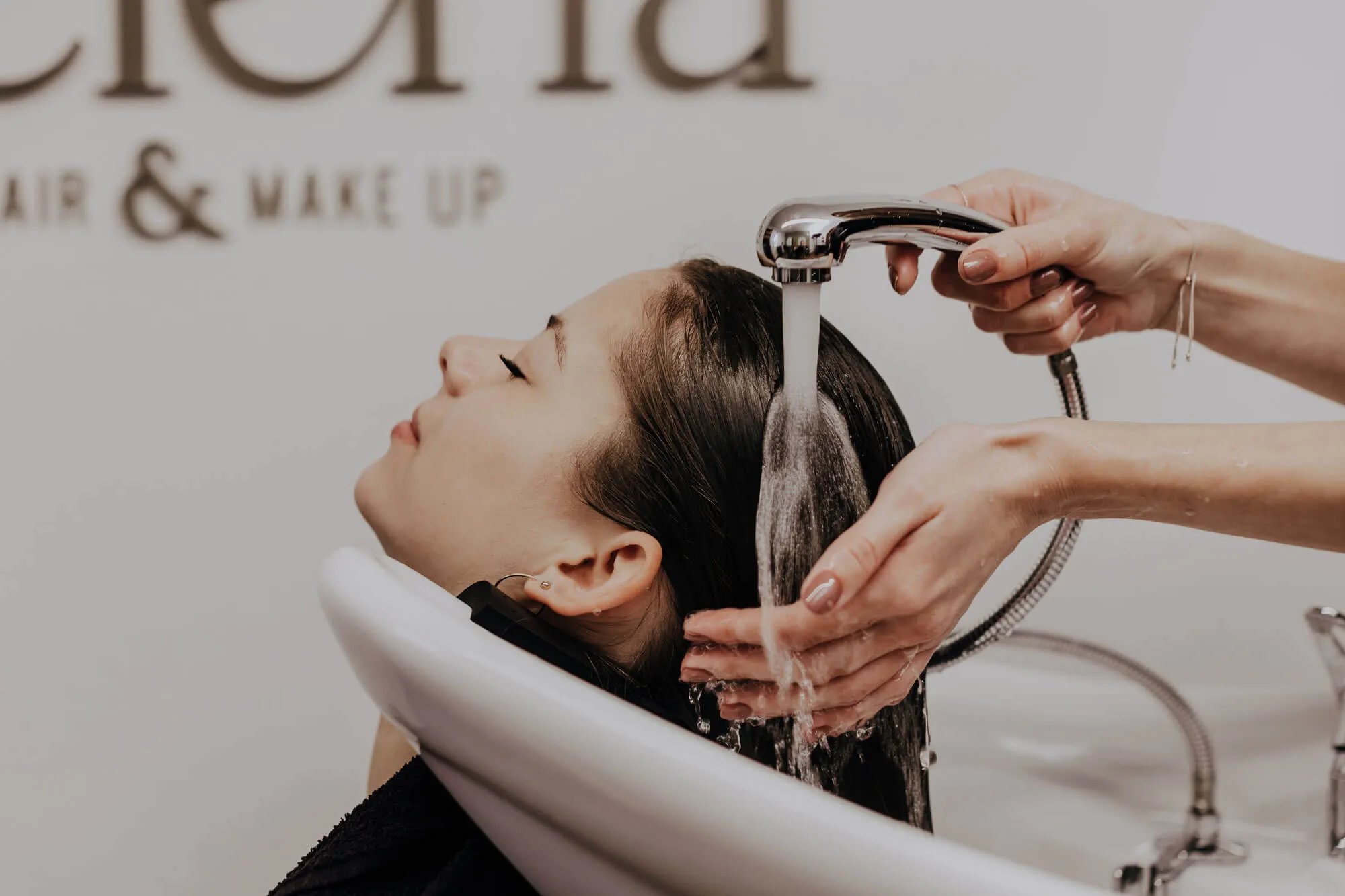 Helena-hairandmakeup Friseur Zimmer Haarpflege