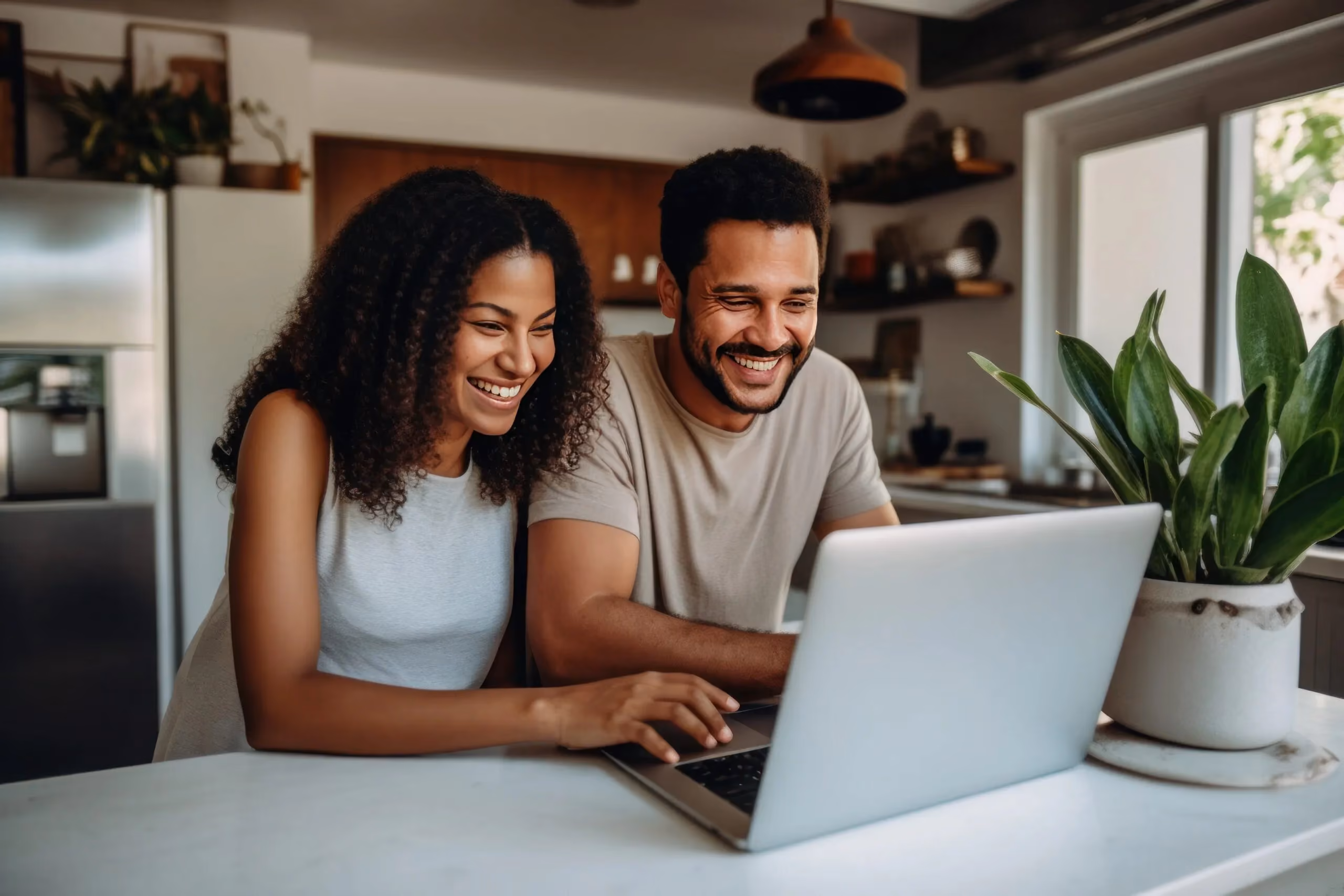 Clientes satisfeitos usando o suporte conversacional com tecnologia de IA