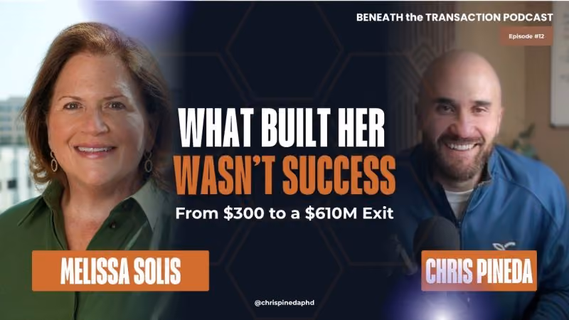 Melissa Solis, CEO da Inbenta, no podcast “Beneath the Transaction”, com o apresentador Chris Pineda