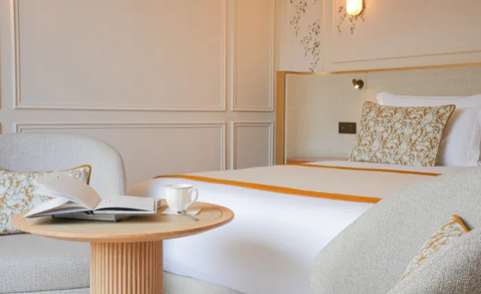 Deluxe-Zimmer mit Blick auf die Loire vom Relais d'Amboise, Schlosshotel am Ufer der Loire für einen romantischen Aufenthalt in Indre-et-Loire im Loiretal.