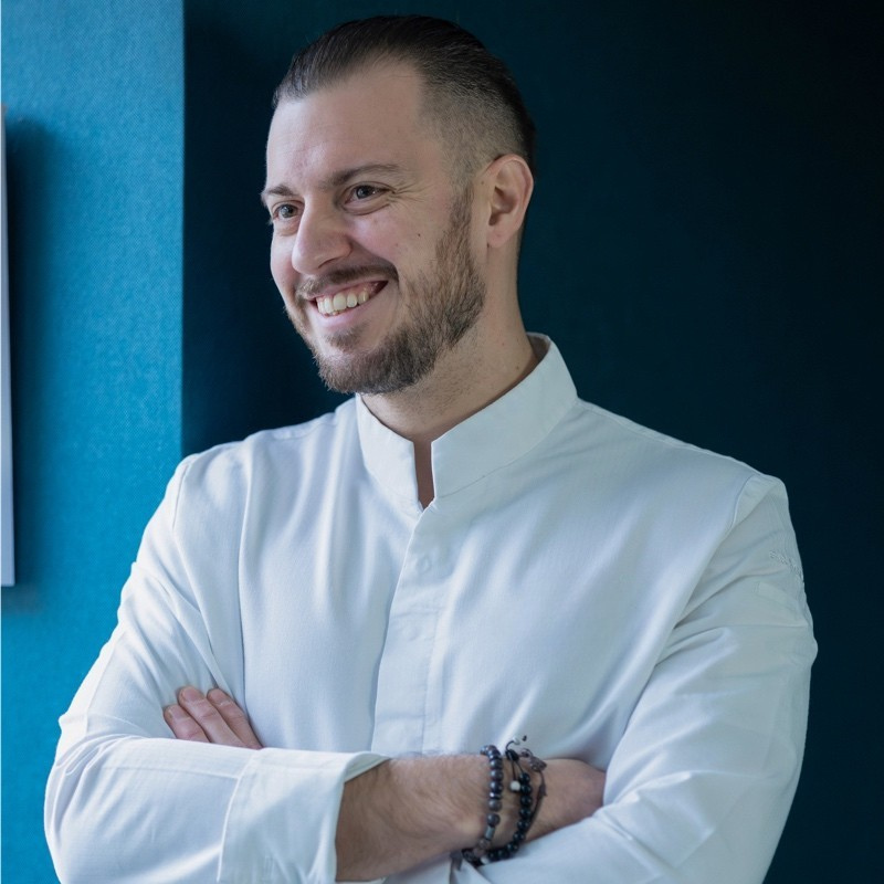 Portrait of chef Nicolas Aubry at the controls of the bistronomic restaurant Le Relais d'Amboise, a hotel-restaurant on the banks of the Loire in Indre-et-Loire.