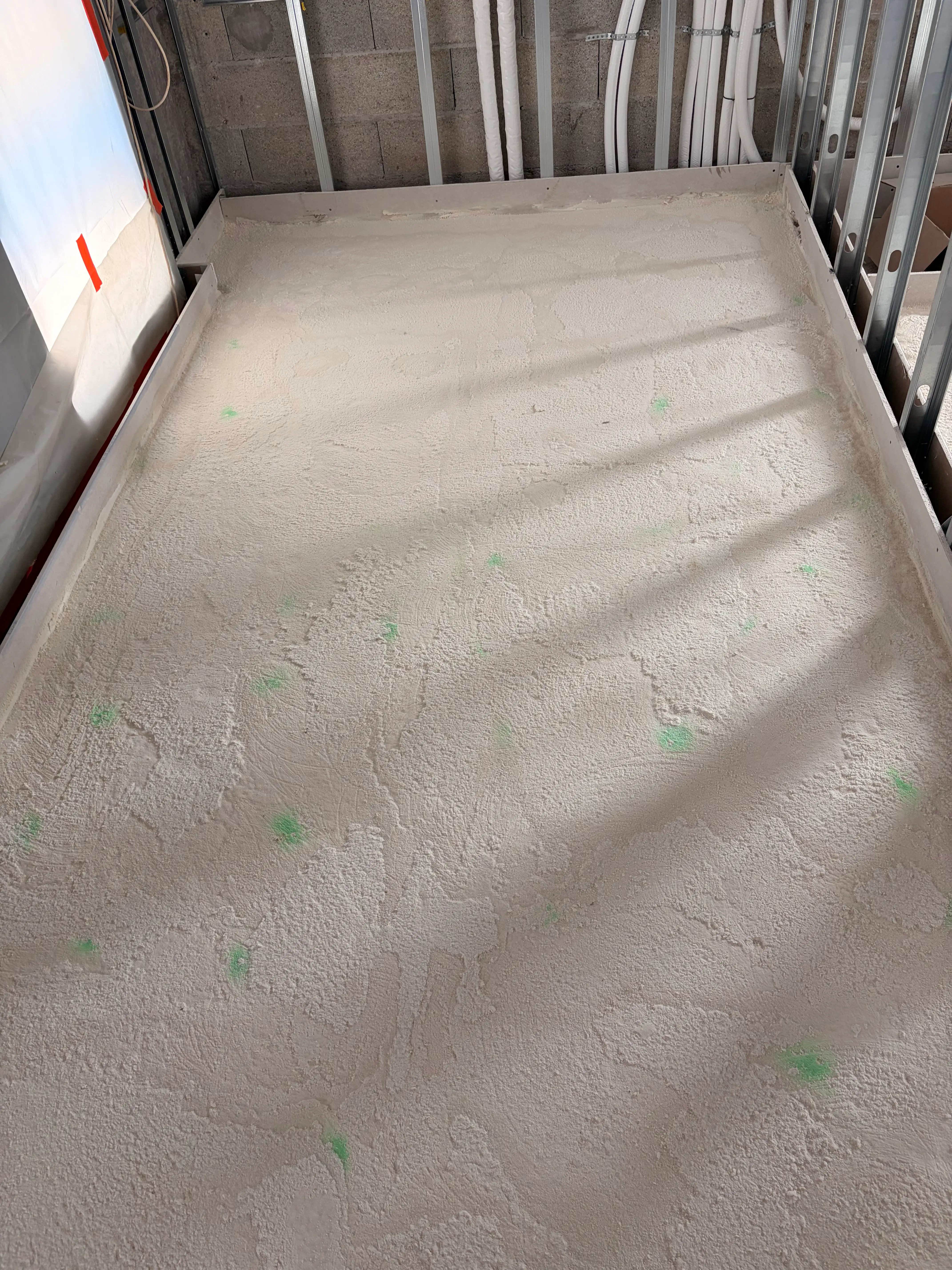 Isolation sol mousse polyuréthane projetée - chantier neuf MVisolation