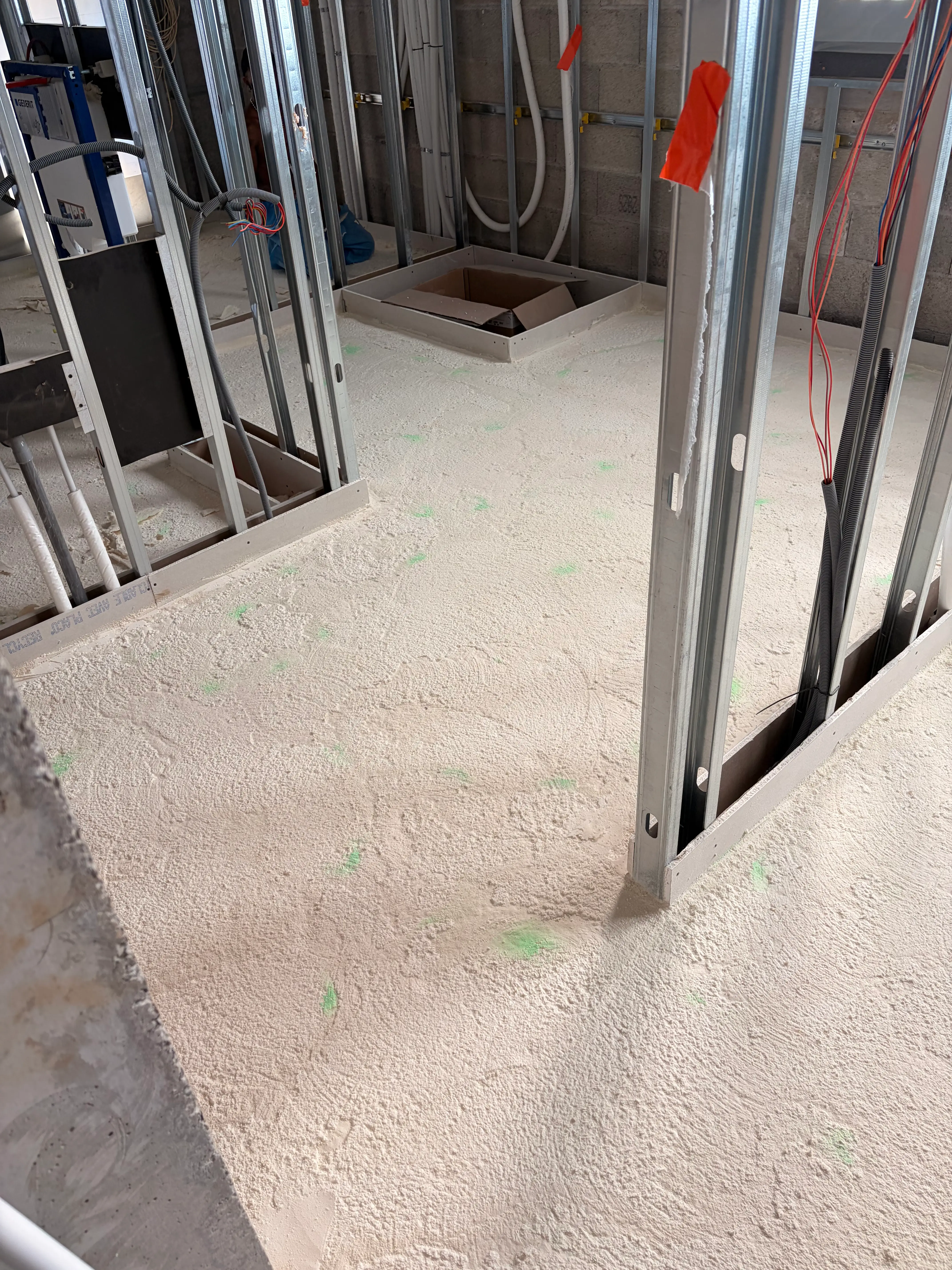 Isolation vide sanitaire mousse polyuréthane projetée - chantier MVisolation