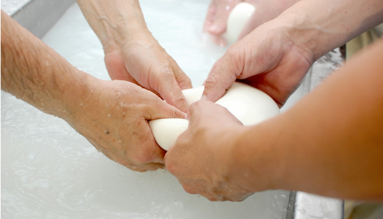 Fabrication fromage blanc maison avec enfant — Mamacita