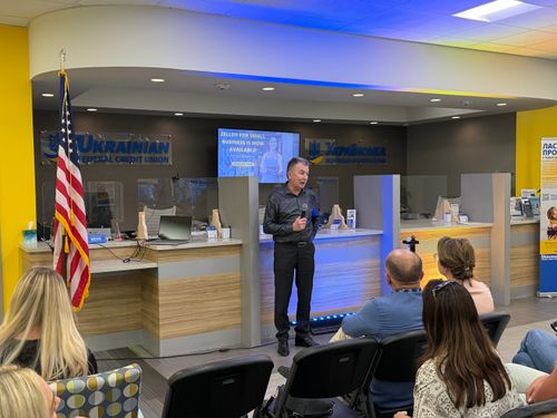 Ukrainian American House hosted a community workshop focused on financial stability, financial literacy, and personal safety as part of the organization’s broader Violence Prevention Program.