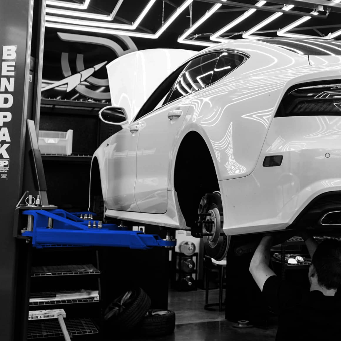 Follow Us On Instagram Gallery Image 3 - Carrepair X Webflow Template