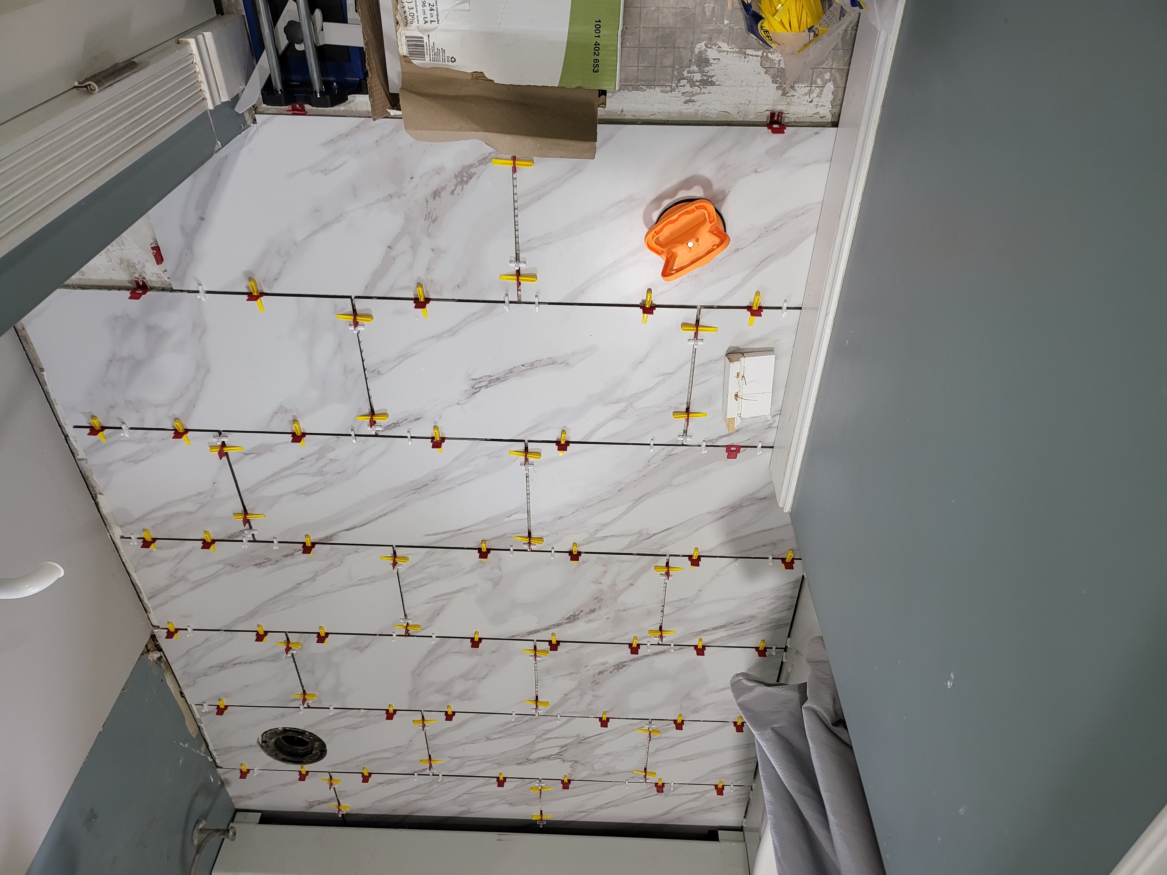 [background image] image of bathroom interior (for a plumbing service)