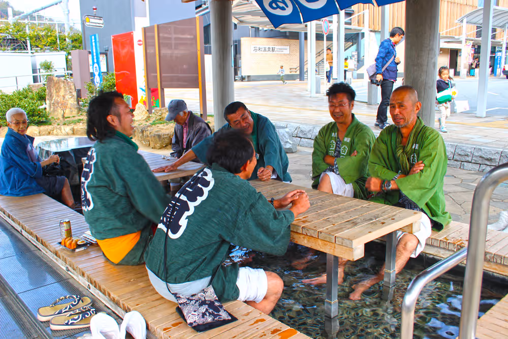 Ngâm chân suối nóng thị trấn onsen