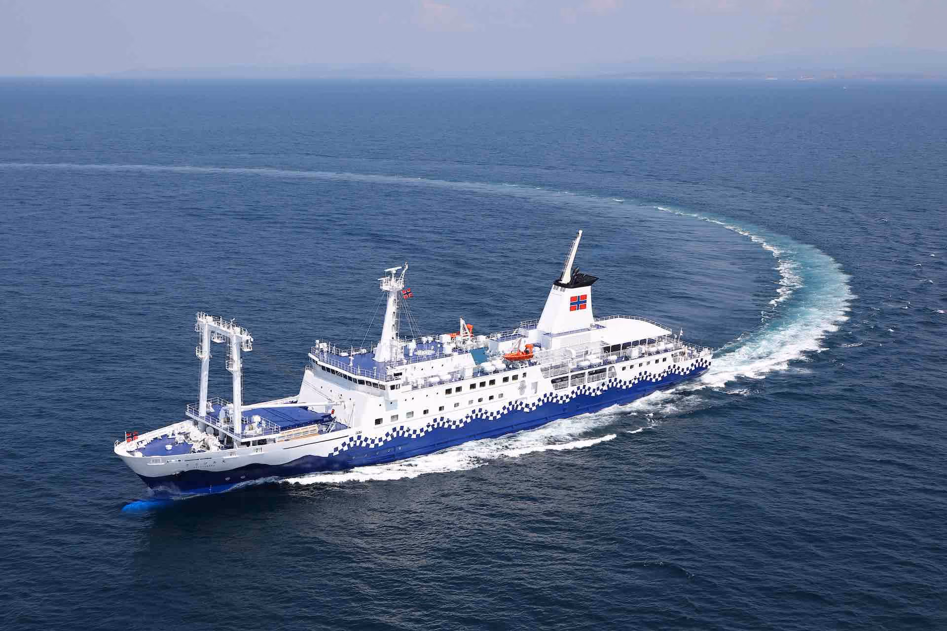 Thuyền đến đảo Izu Oshima