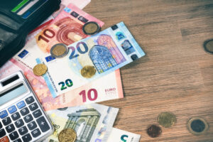 The conflict in Iran affects fixed electricity and gas rates