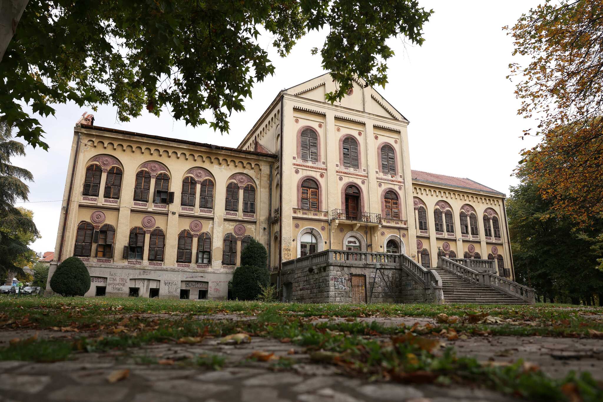 Staro Zdanje (1868) in Aranđelovac, Serbia, photographed from the park. The heritage building was documented by Radin AG using terrestrial laser scanning and drone LiDAR.