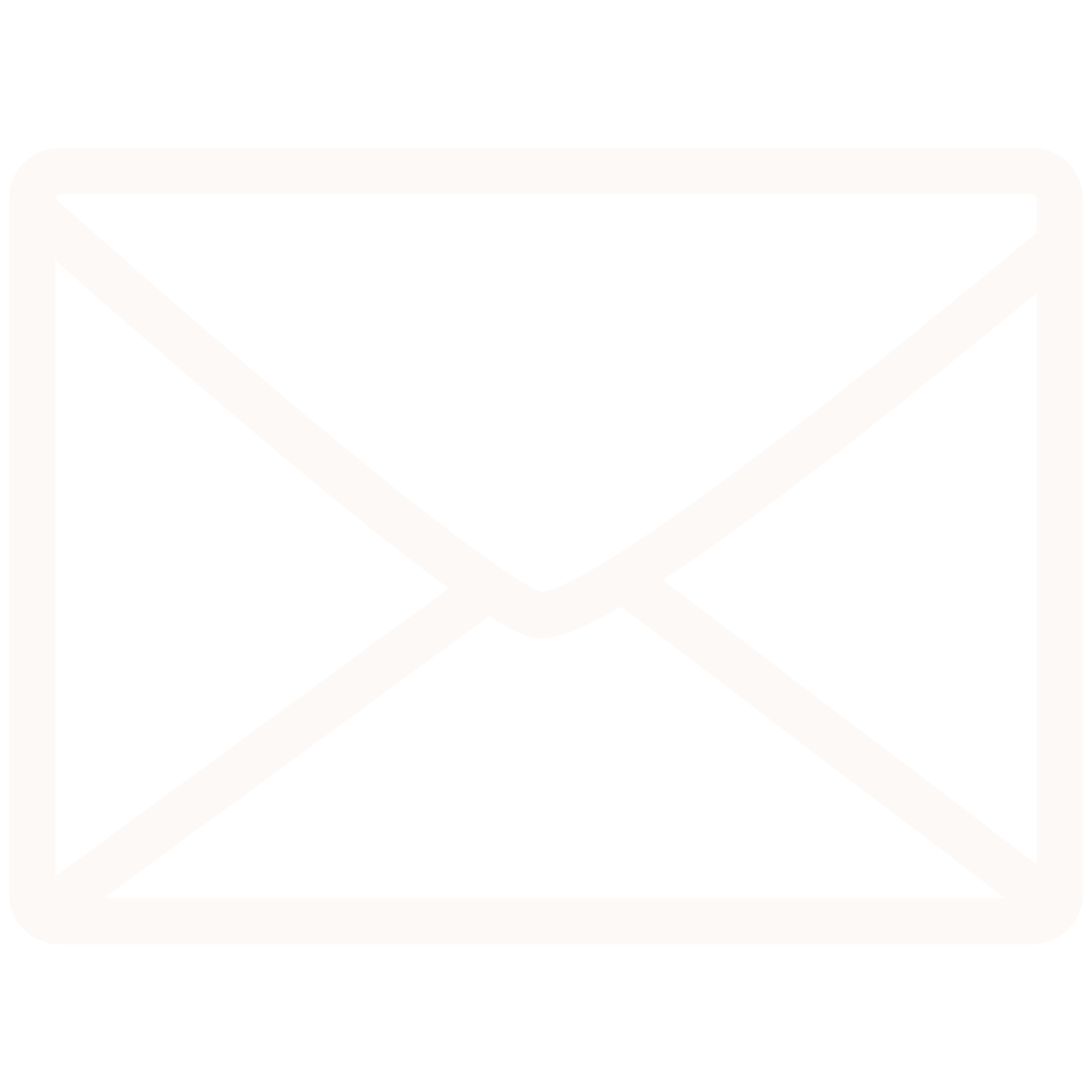 icone représentant une enveloppe blanche pour signaler la présence de l'adresse mail de petit chêne