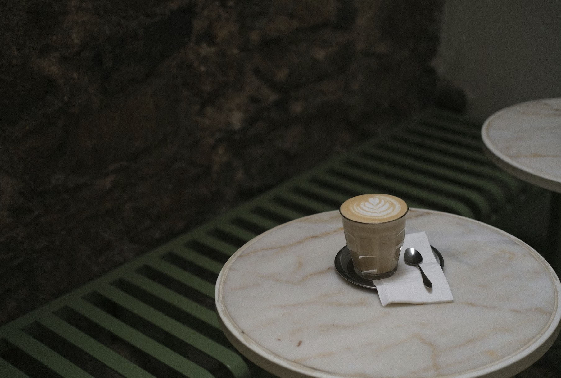 Coffee and other energy drinks 1x1 size graph line - Fast spike and crash with low energy over the hours