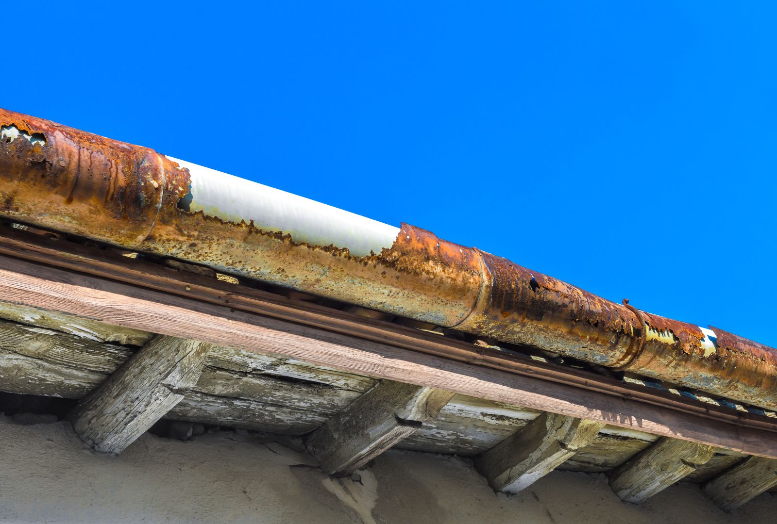 rusty gutter