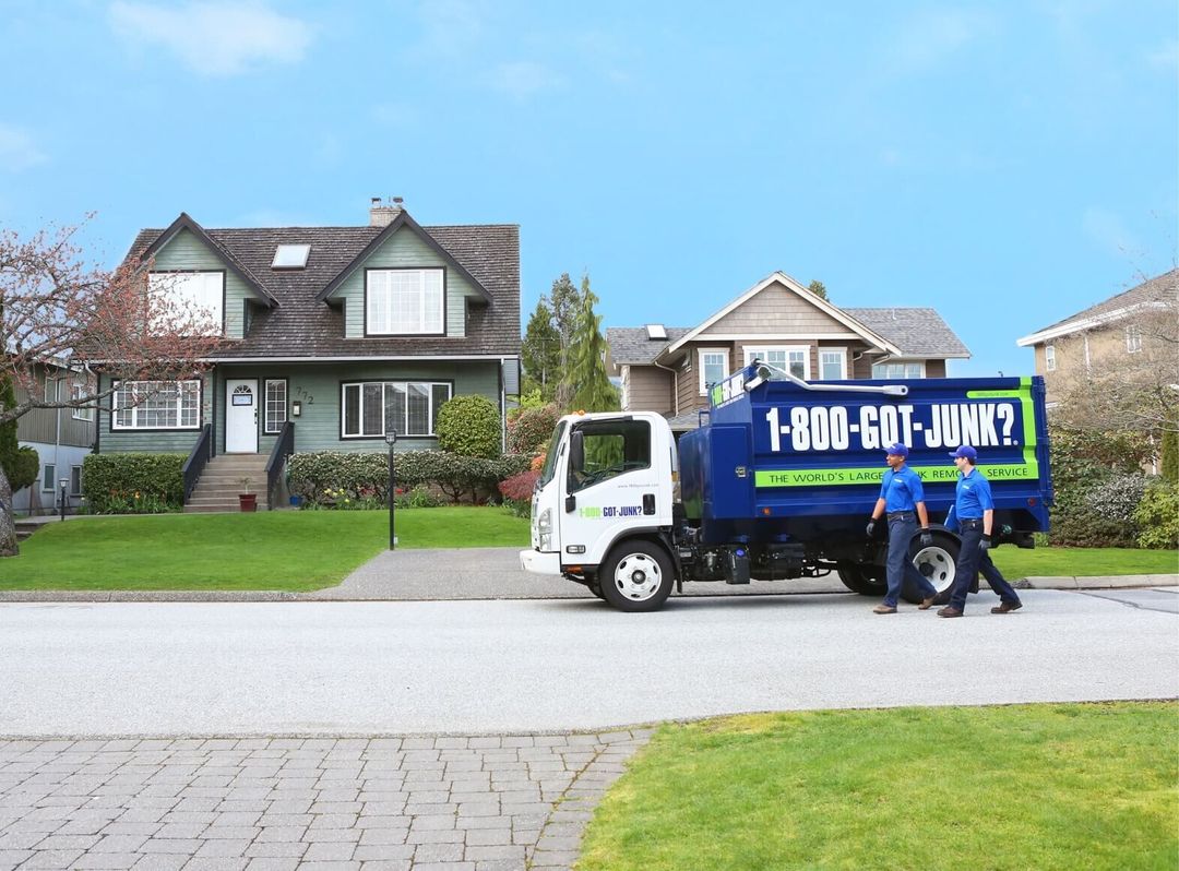 Quick Garage Cleanout Services | 1-800-GOT-JUNK?