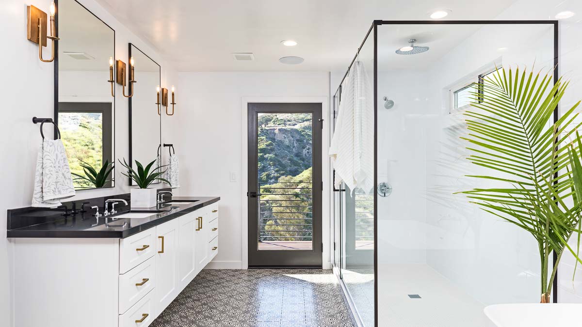 Say so-long to bathroom clutter with 4 easy steps