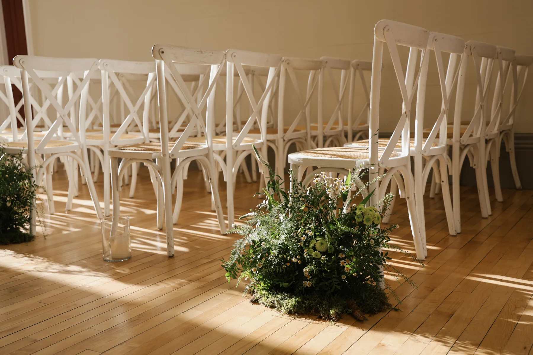 decorated rounded table