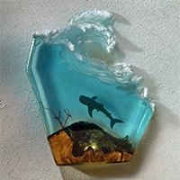 Escultura de ballena en resina artística creada por Aluna, formato cuadrado