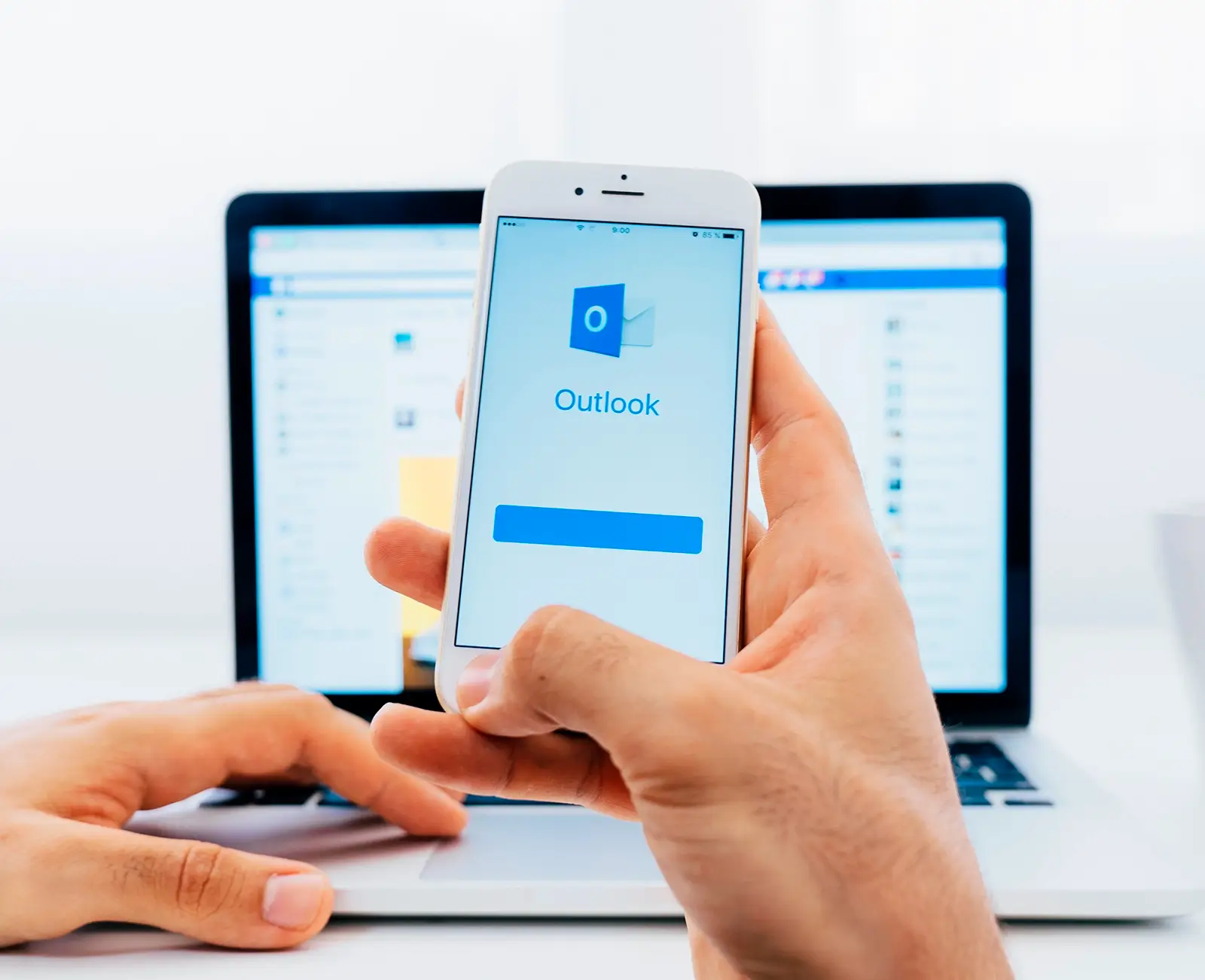 Checking email in outlook on a mobile phone