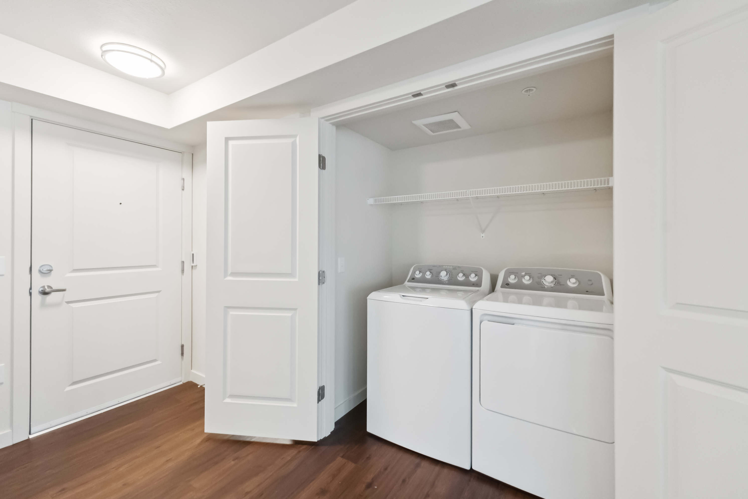 washer and dryer closet