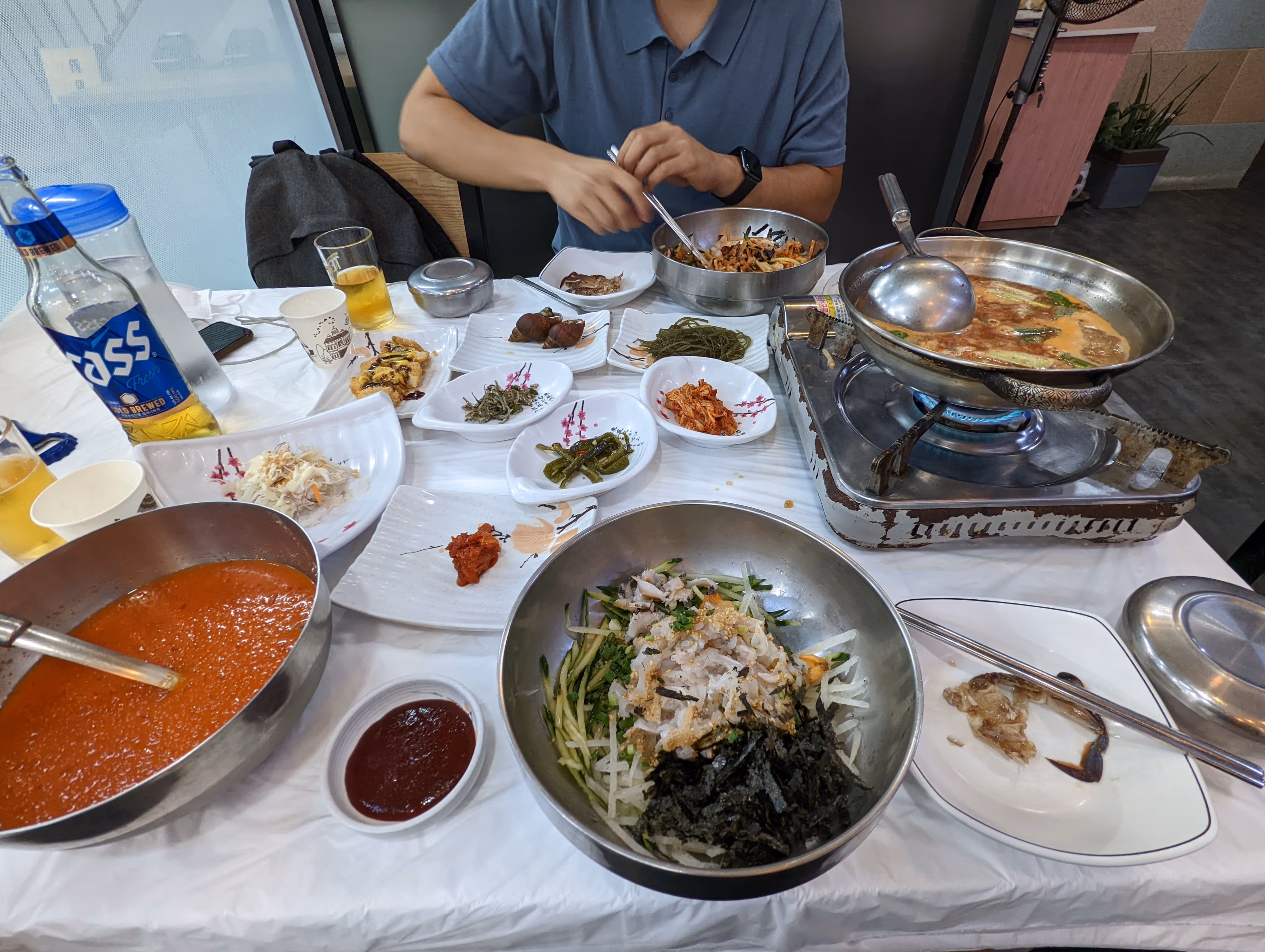 Bibibap et soupe de poisson au marché Jukdo