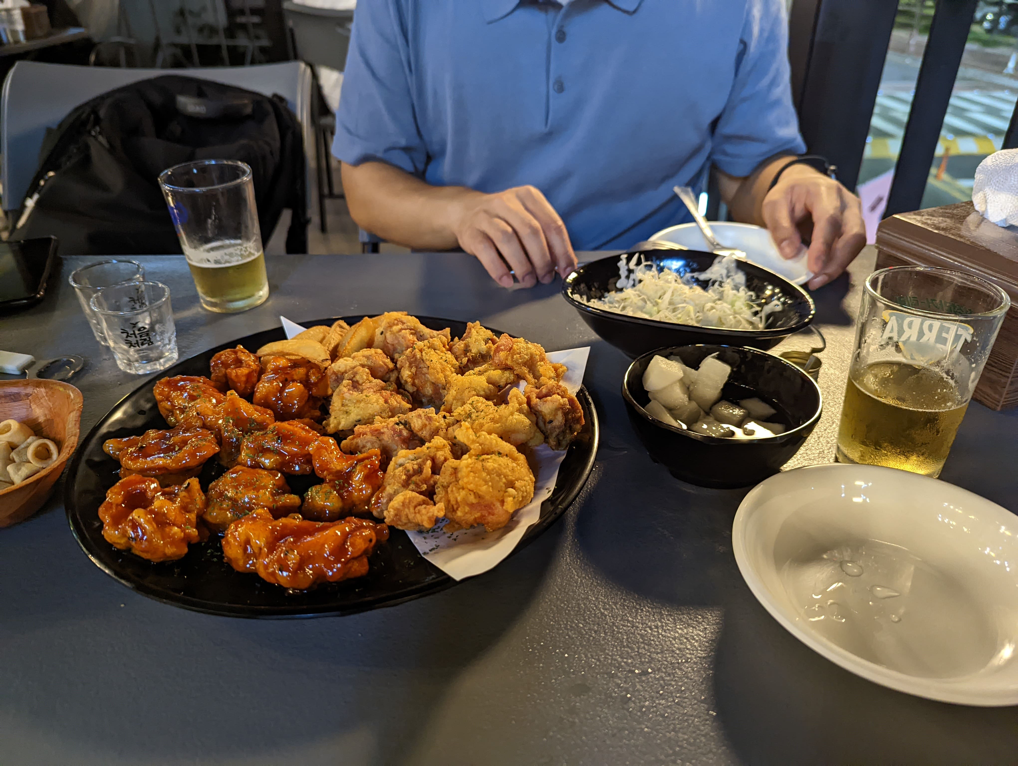 Poulet frit au restaurant Cheongchuntong Dak