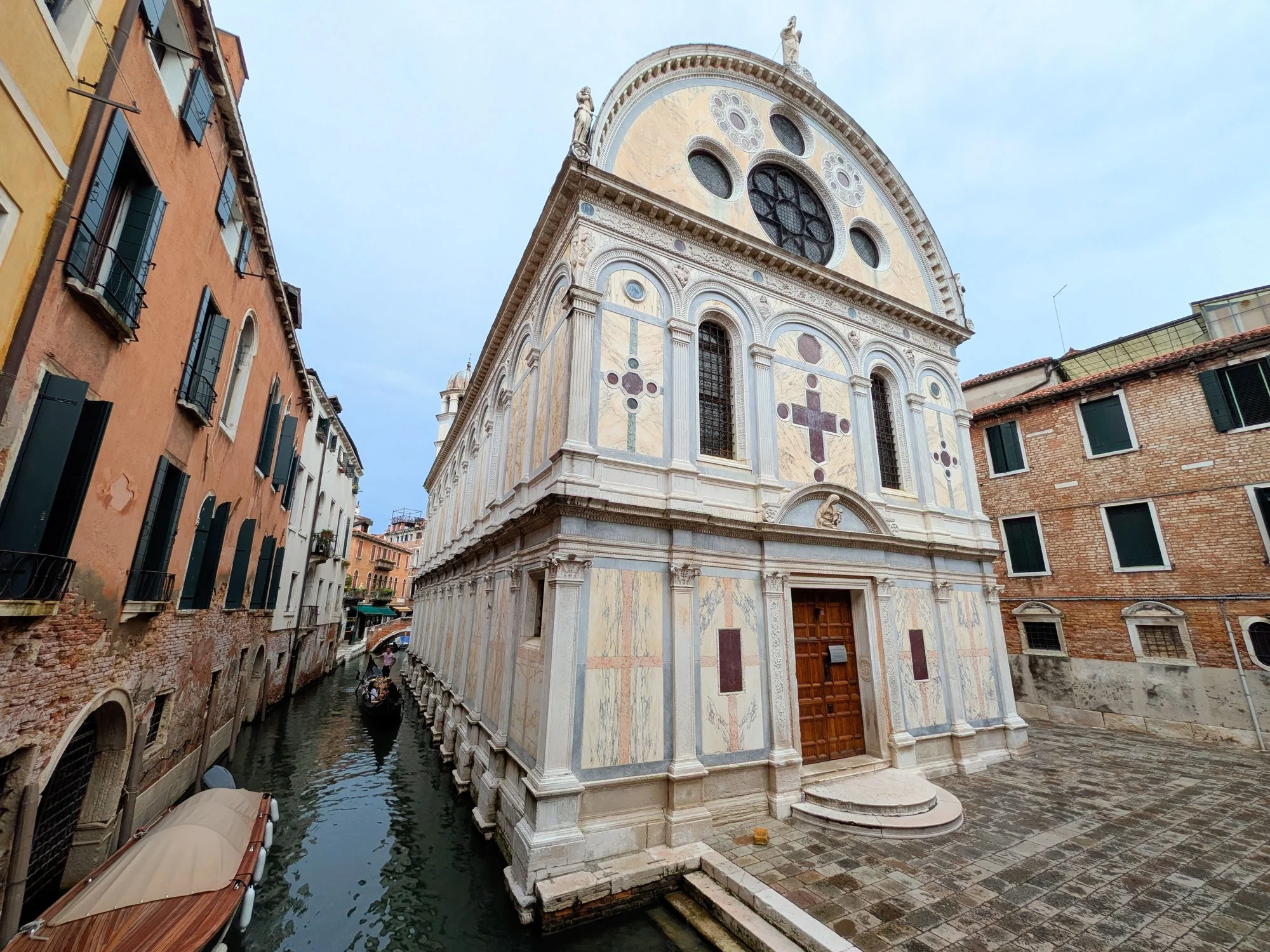 L'église Santa Marie dei Miracoli extérieur