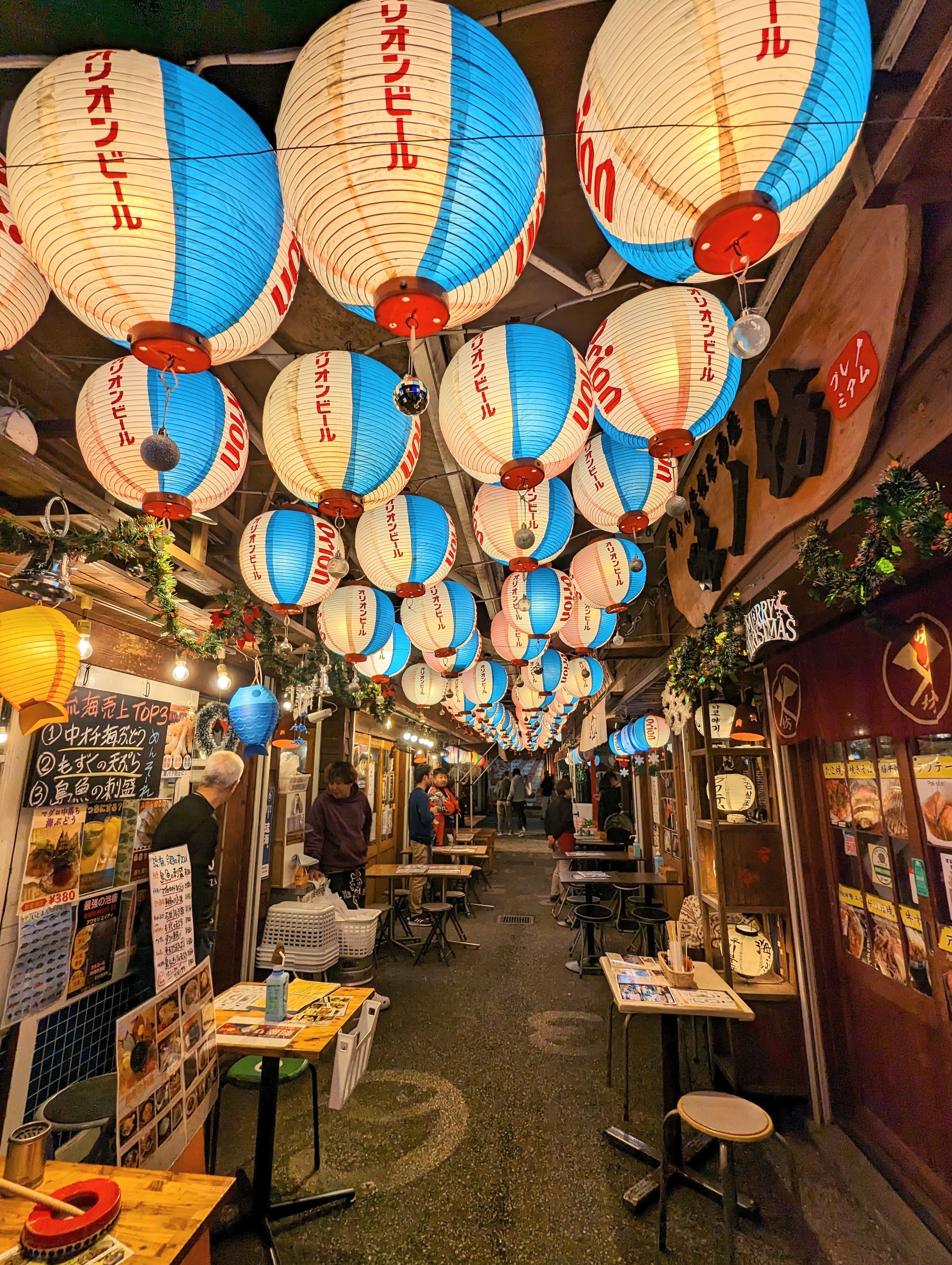 Une ruelle du Kokusai Food Village