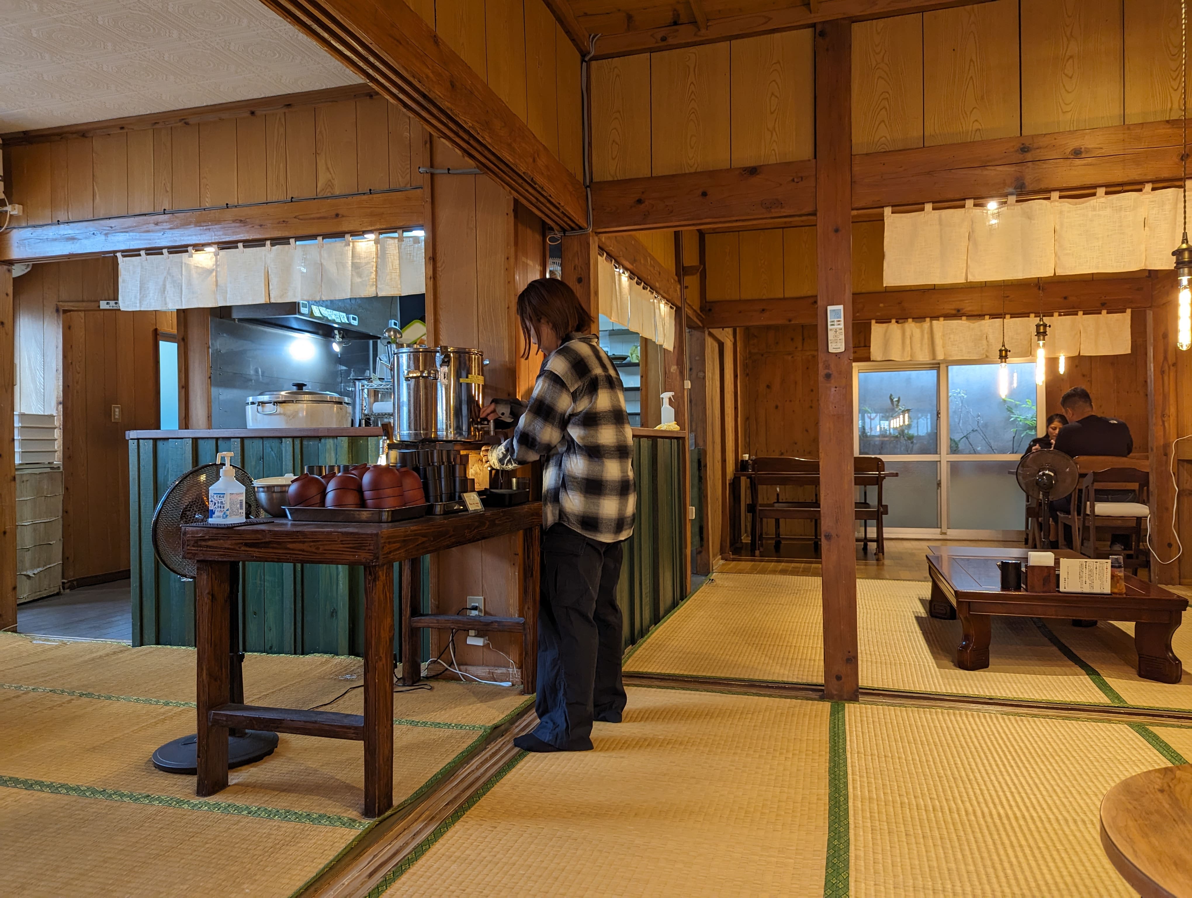 Intérieur du restaurant Nakijin Ichifuji
