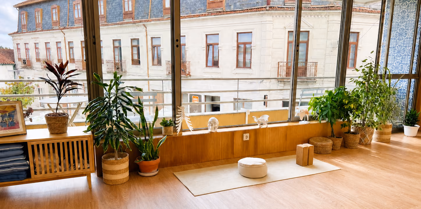 Espaço de yoga pilates e hipopressivo em centro de Felgueiras dedicado à saúde, equilíbrio e qualidade de vida