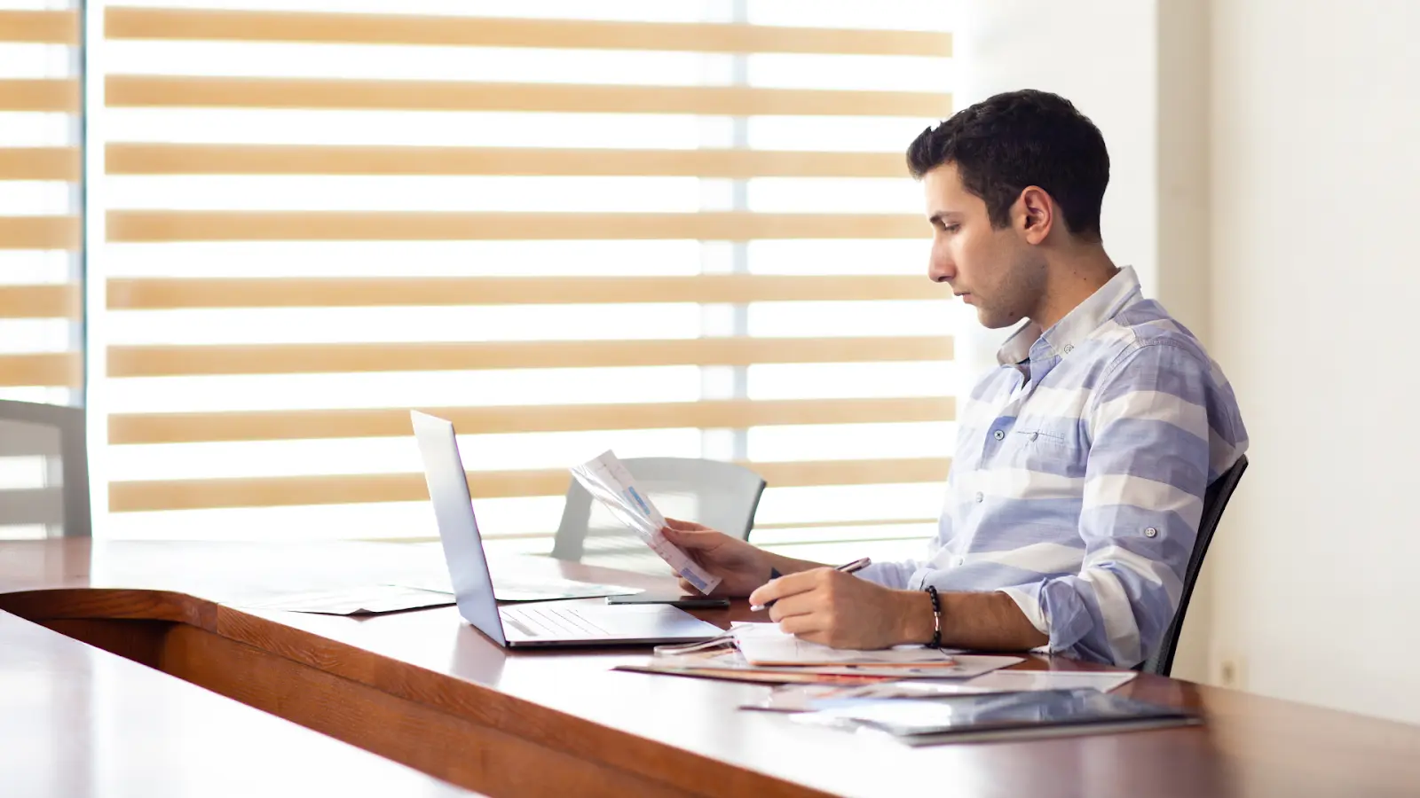 AR analyst organizing deduction packets and portal files to speed up deduction processing and recovery.