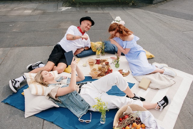 how to set up a party outside