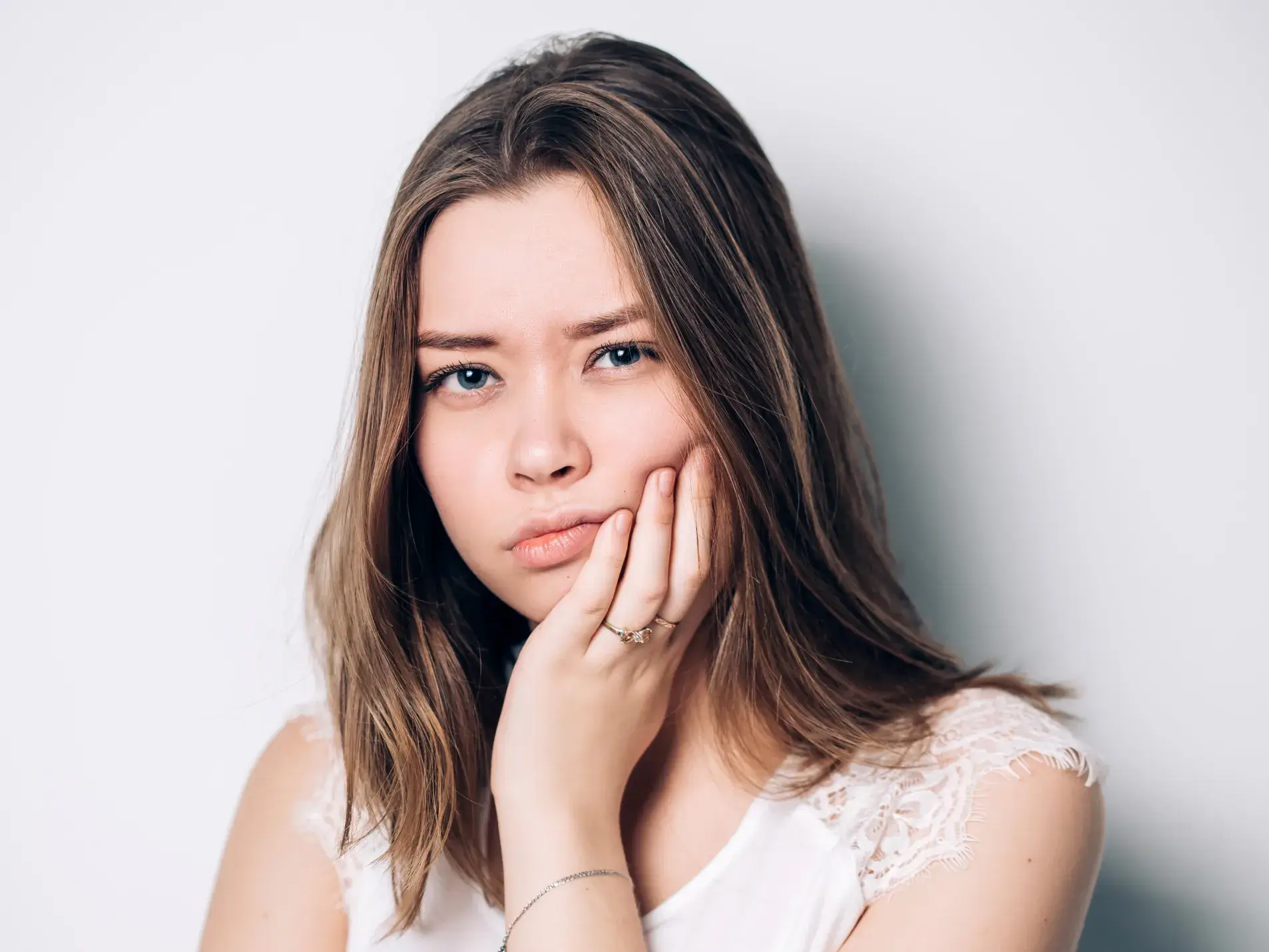 Woman with toothache