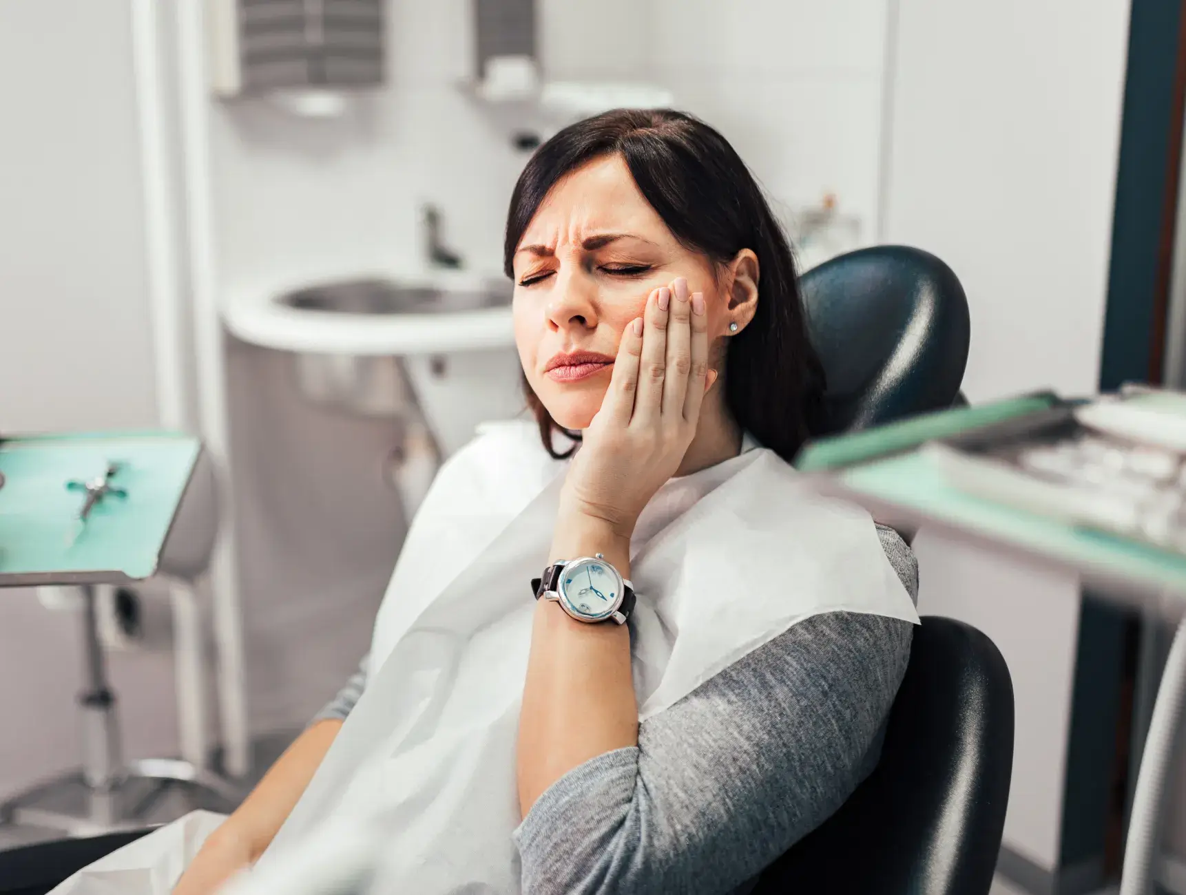 Woman with toothache
