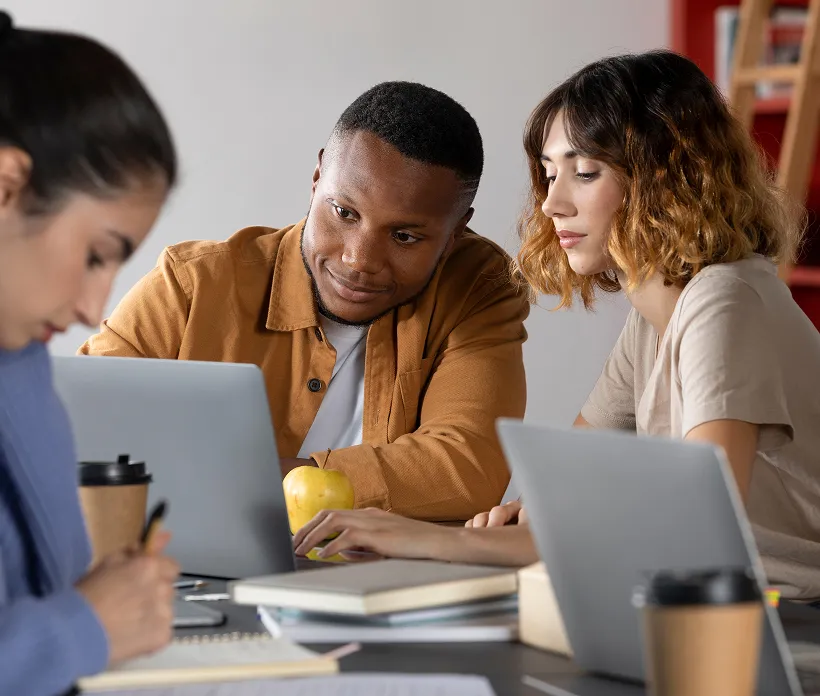 The Complete Playbook for Managing Remote Sales Teams