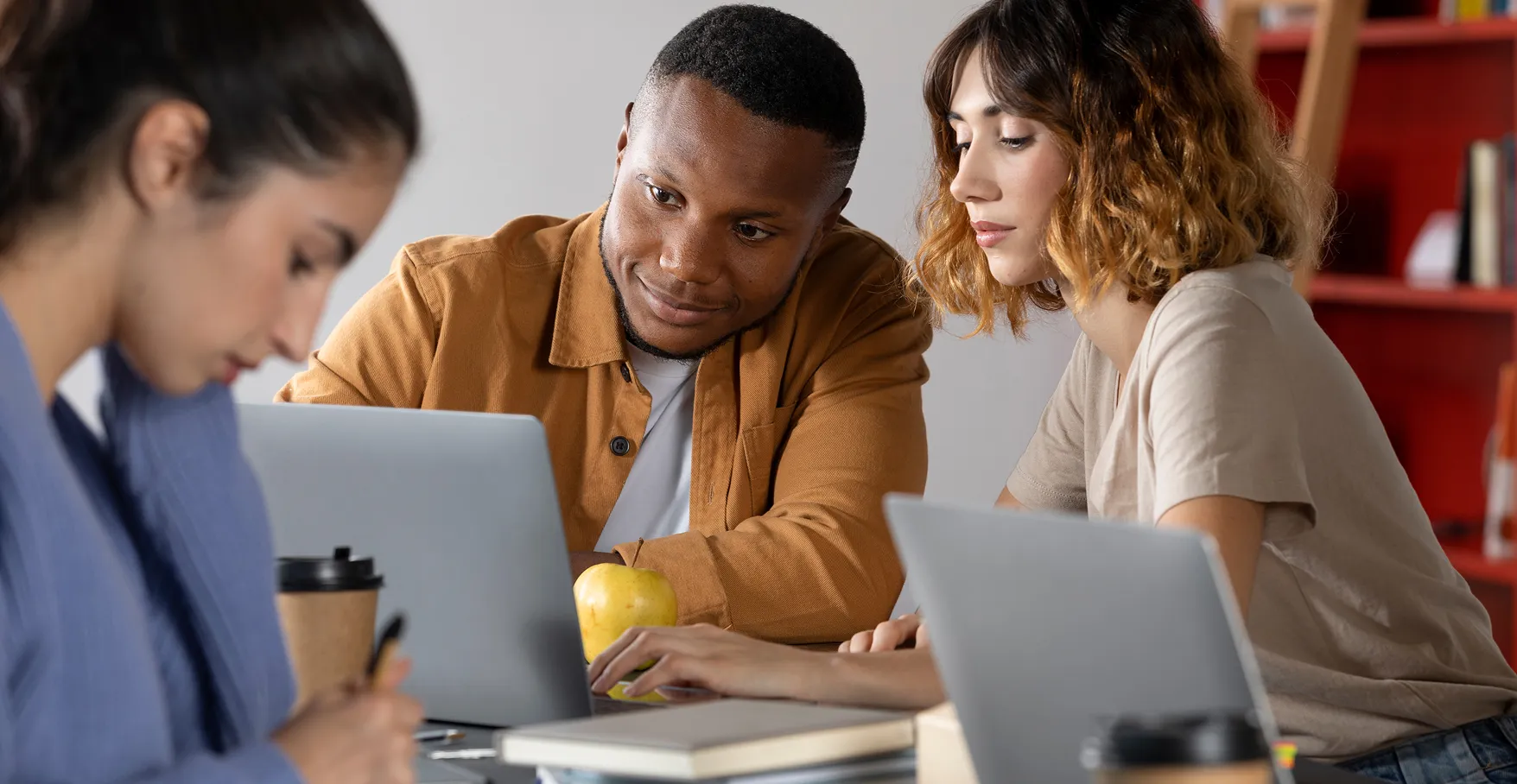 The Complete Playbook for Managing Remote Sales Teams