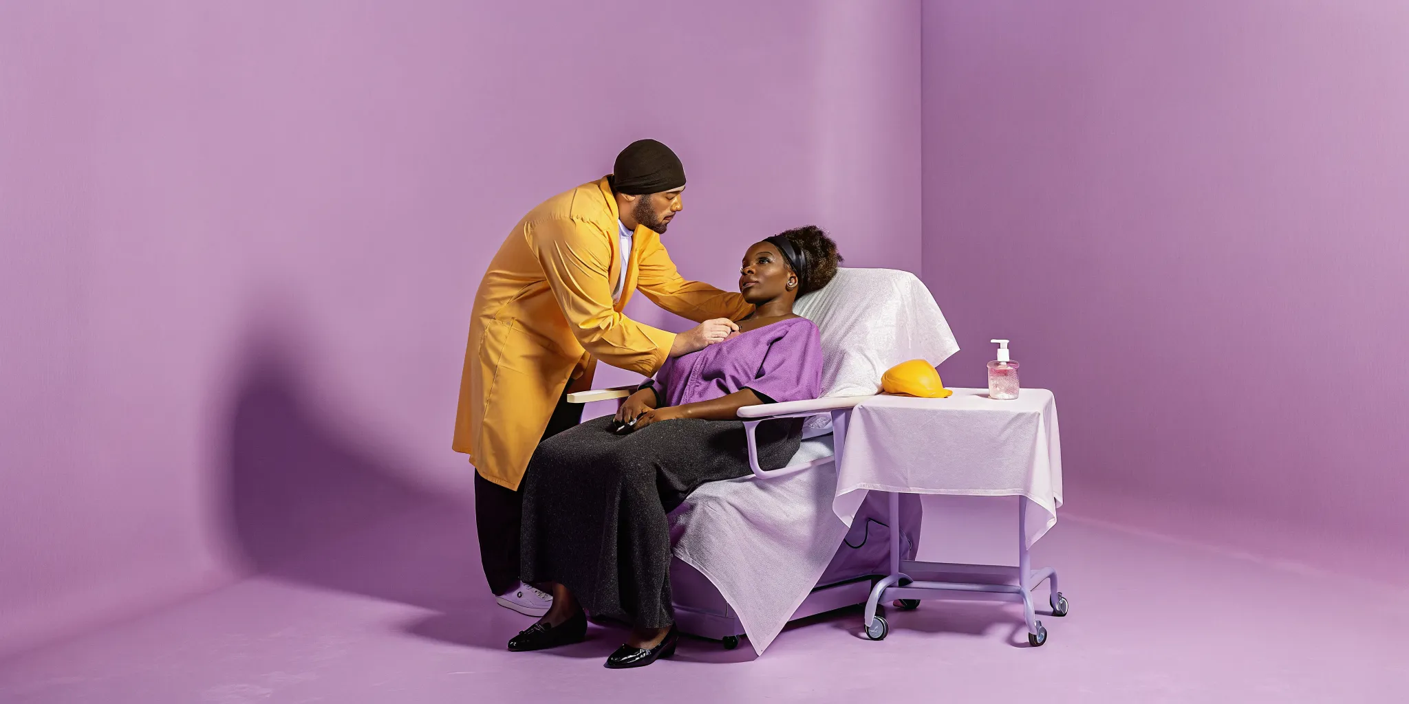 Doctor discussing delayed injury symptoms after a car accident with a patient