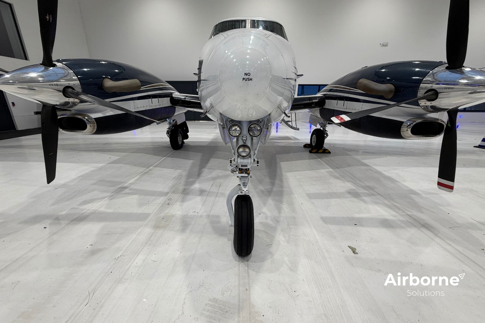 1994 Beechcraft King Air C90A, photo 12