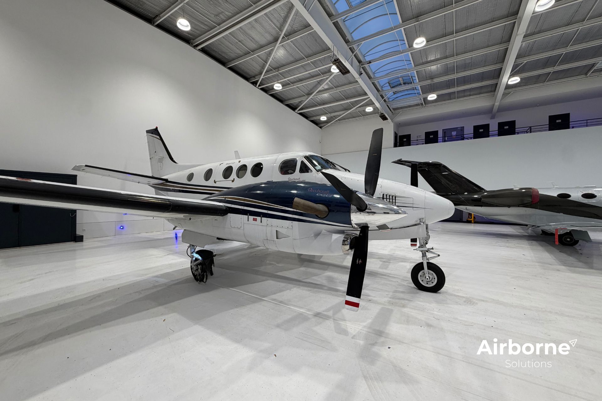 1994 Beechcraft King Air C90A, photo 7