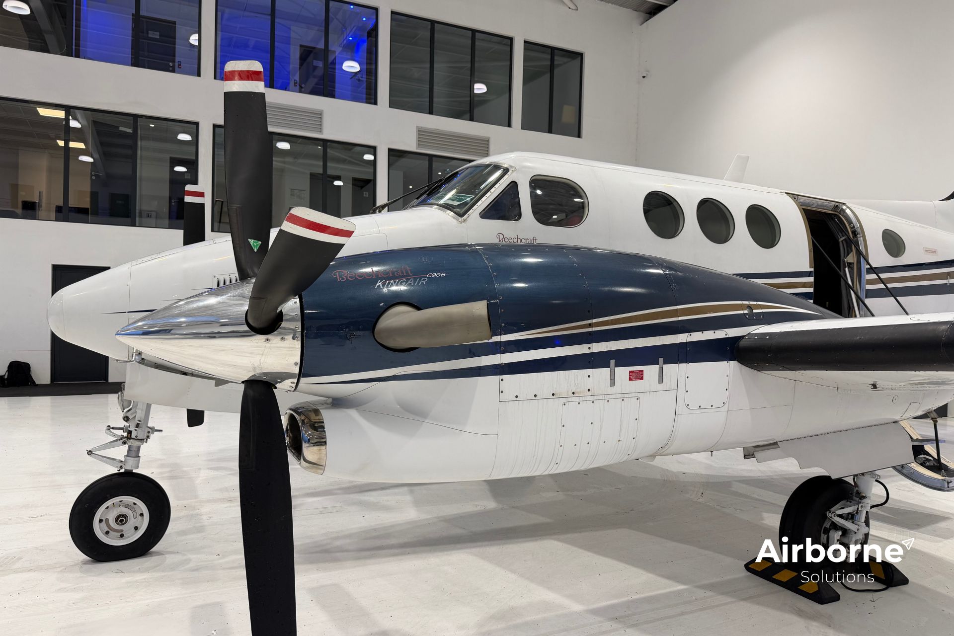 1994 Beechcraft King Air C90A, photo 14