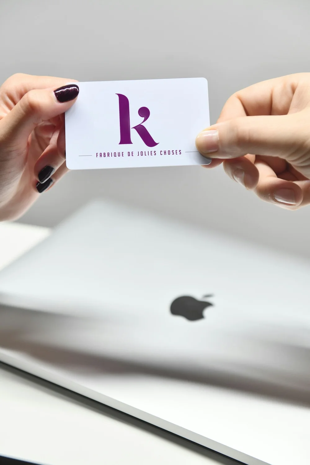 carte de visite la k family avec macbook