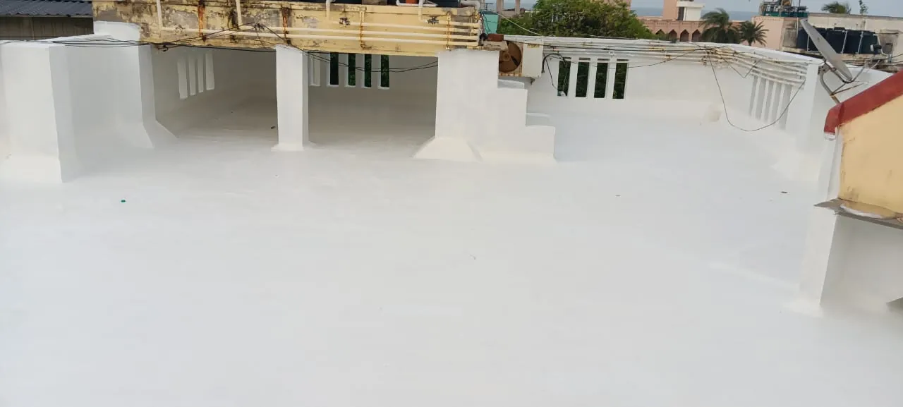 Completed UV-reflective solar elastomeric terrace waterproofing white membrane