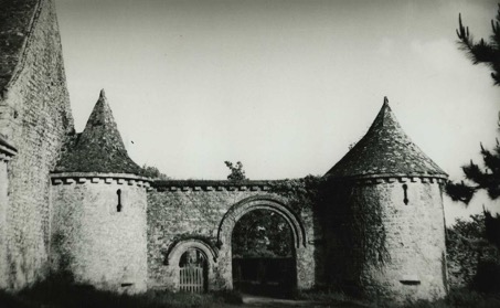 Façade nord du château de Trémohar, carte postale ancienne