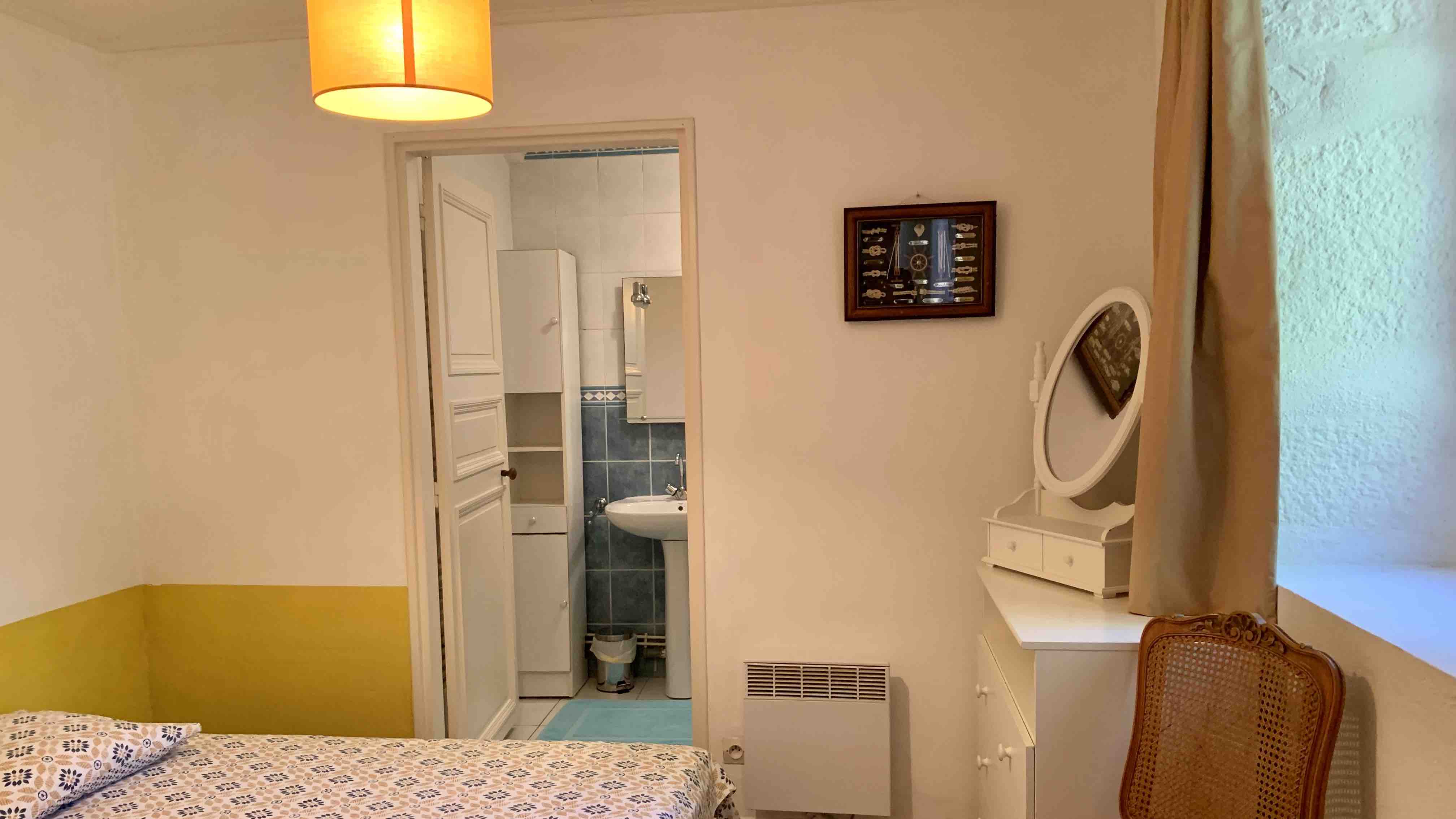 Chambre Jaune, lits simples accolables