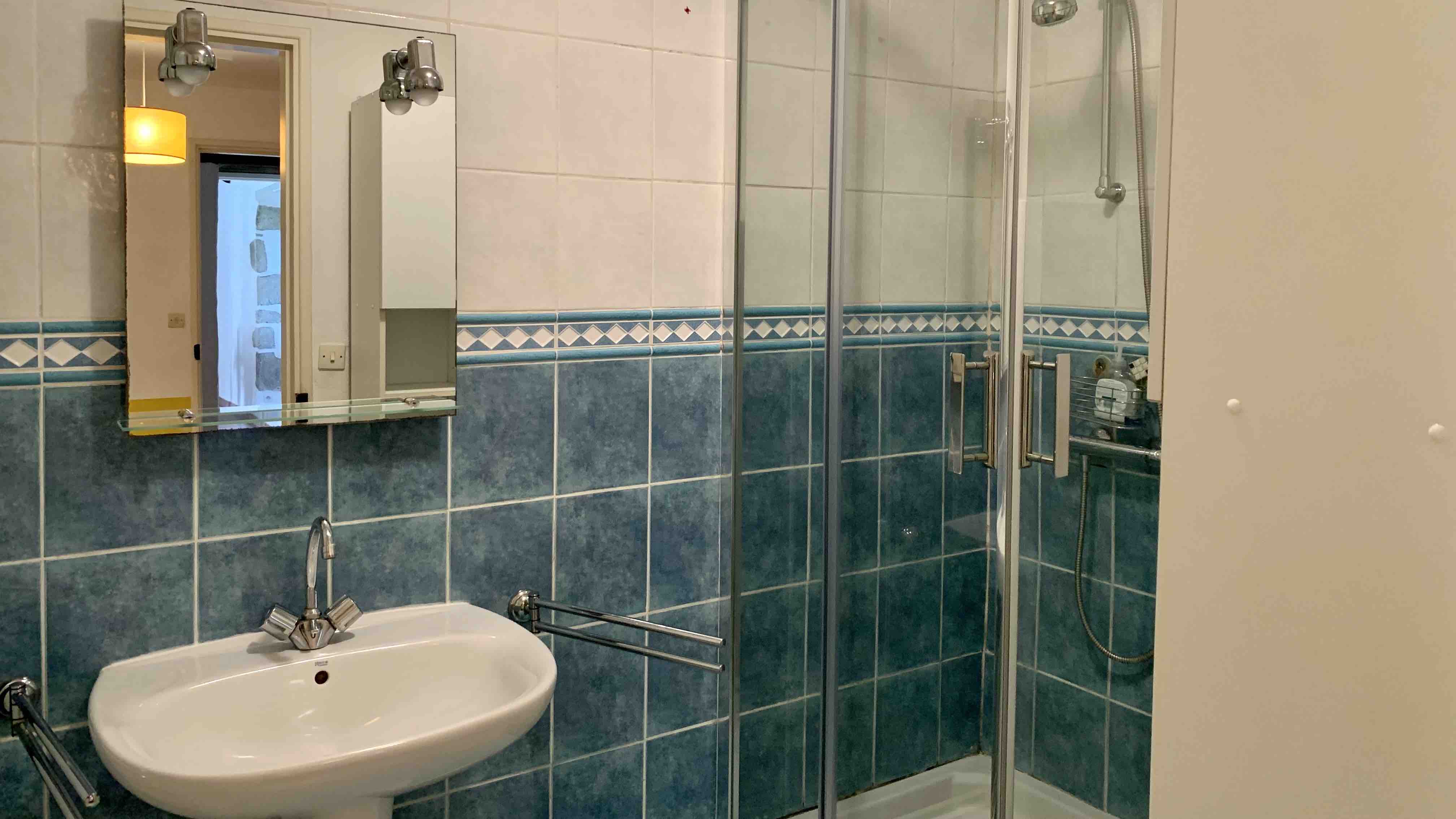 Seconde salle de bain du gîte de la Bergerie