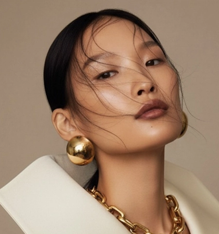 Elegant Fashion Portrait With Jewelry
