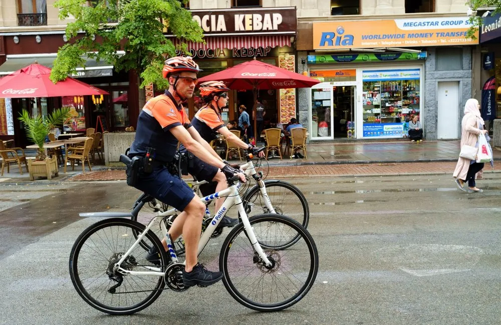Nie będzie patroli rowerowych policji, bo stołeczne ulice są zbyt niebezpieczne dla rowerzystów