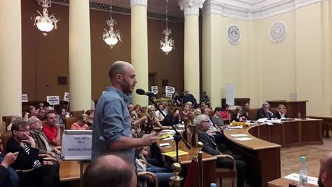 Szczyty fasadowej demokracji