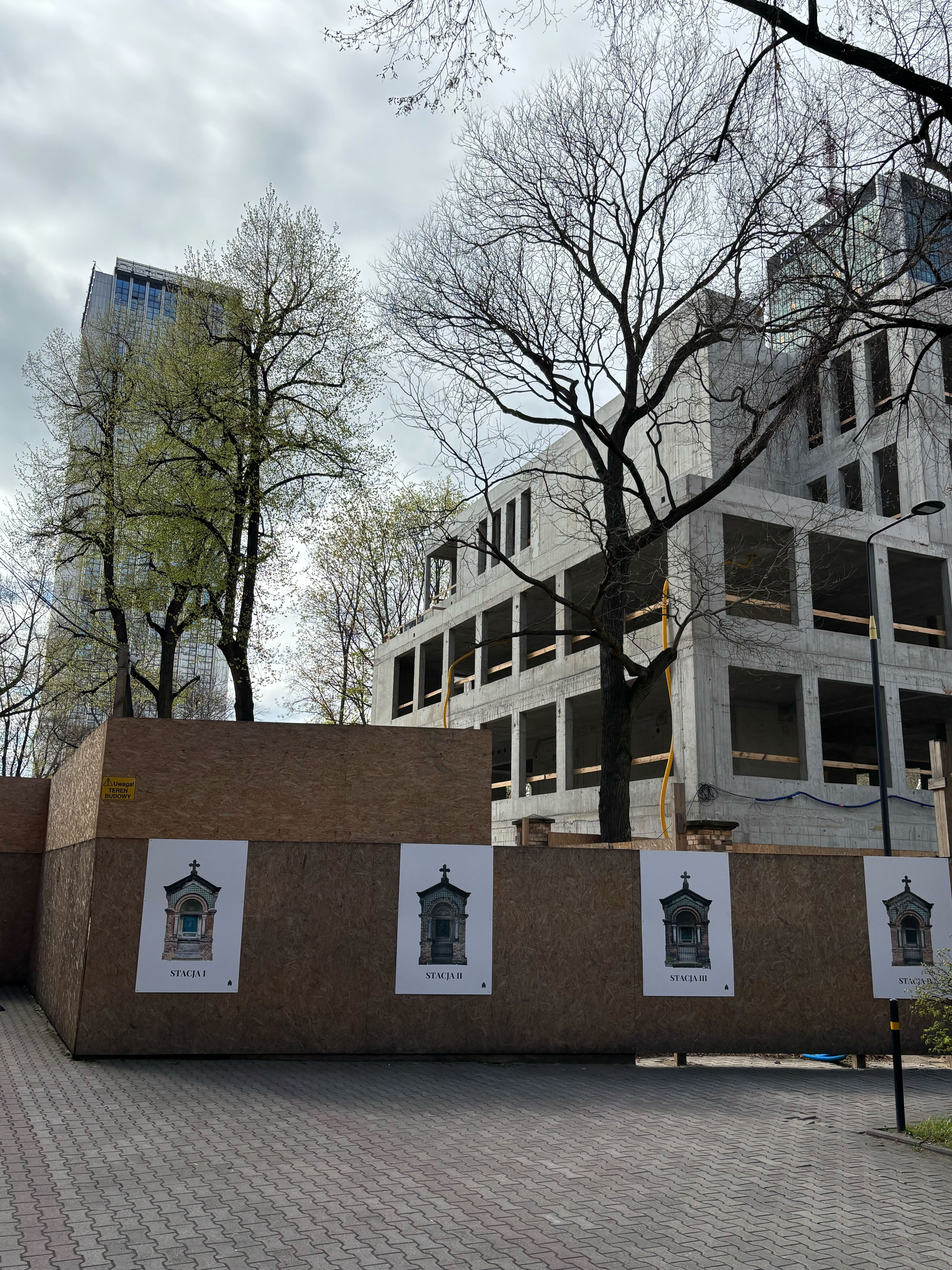 Po trupach do celu: zysk dewelopera ponad szacunkiem dla zmarłych i miejsc ich pochówku